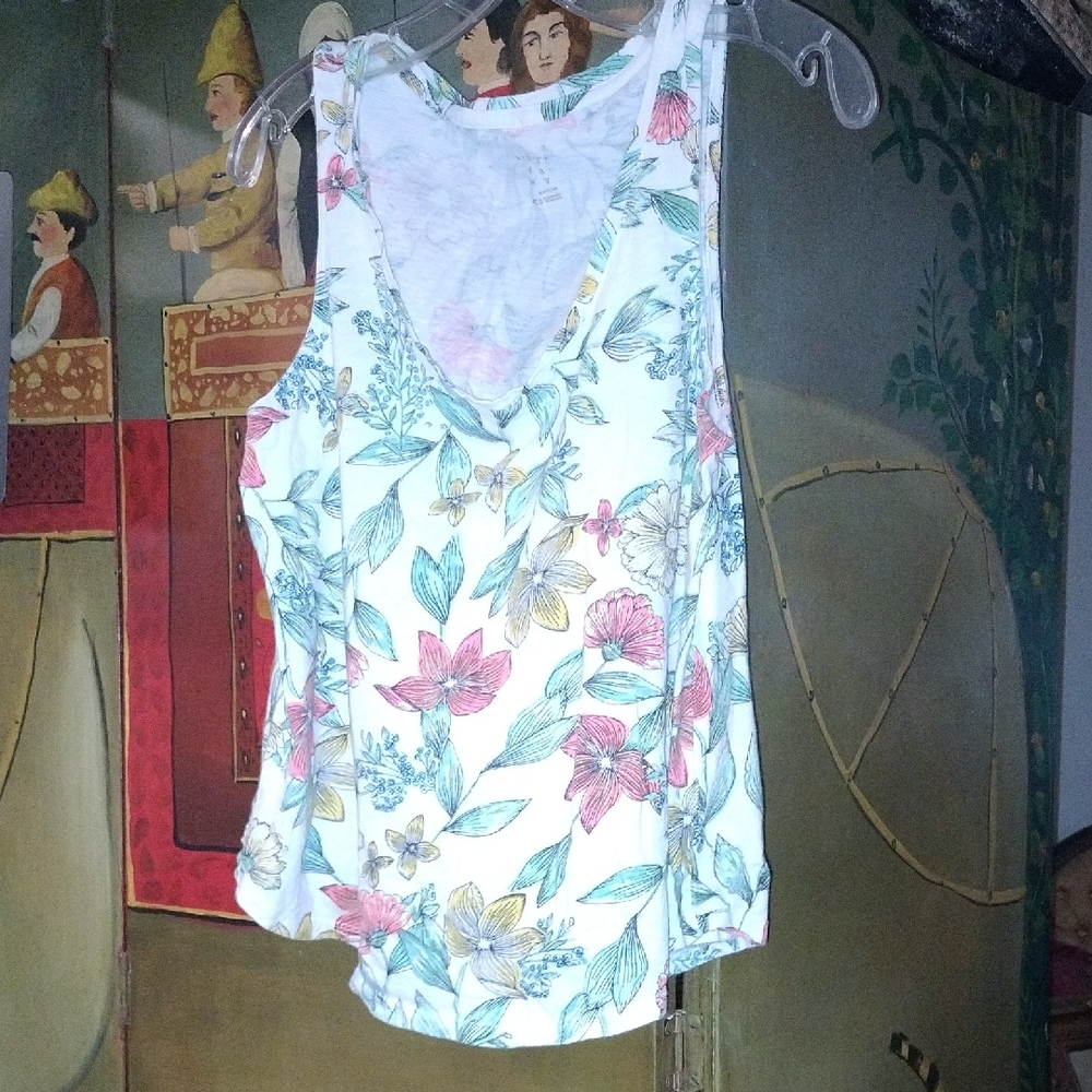 a new day Floral Sleeveless Blouse - White and Multicolor